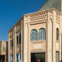 یک باب مغازه تجاری دو بر لوکس