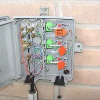 ایمن سازی و کابل کشی خط تلفن و فیبرنوری