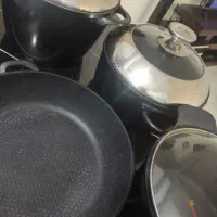 قابلمه چدن مشکی  و ۴عدد سر قابلمه هست  دونه ۱۰۰|ظروف پخت‌وپز|مشهد, پنجتن|دیوار