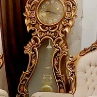 ساعت ایستاده طلایی