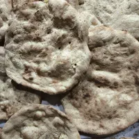 نون خونگی خشک و تر با آرد بومی