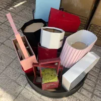 تعدادی باکس گل