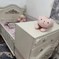 تخت خواب و کودک و نوجوان دو تیکه