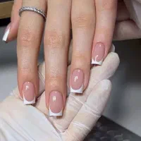 کاشت تخصصی ناخن|خدمات آرایشگری و زیبایی|رشت, منظریه|دیوار