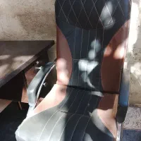 صندلی و میز تحریر