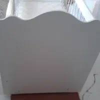 تخت کنار مادر