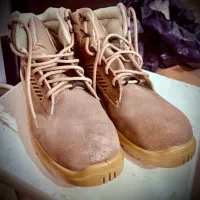 کفش  ایمنی فقط ۳ جفت مانده