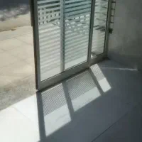 کارگر جهت نصب واجرا درب پنجره وکرکره