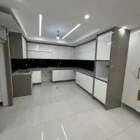 آپارتمان ۱۳۰ متری دو خواب صفر هشت بهشت غربی