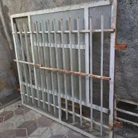 پنجره آهنی