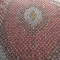 دو عدد فرش طرح قدیم و تازه