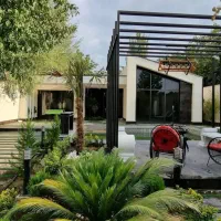 نمای این ویلا ۲۰ سال دیگه هم قدیمی نمیشه