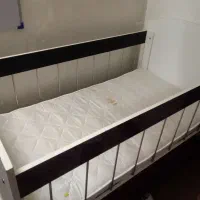 تخت  نوزادی با تشک خوشخواب طبی فنری