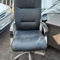 میز تحریر و صندلی چرخدار در حد نو|میز تحریر و کامپیوتر|رشت, سعدی (تختی)|دیوار