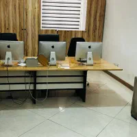 منشی دفتر فروش کارخانه شمس آباد
