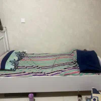 تخت نوزاد نوجوان
