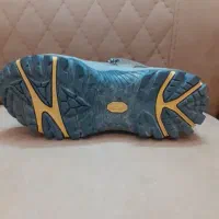 کفش کوهپیمایی سایز ۳۸ و یا ۳۹ بسیار بسیار کم کار|کیف، کفش، کمربند|مشهد, کوی المهدی|دیوار