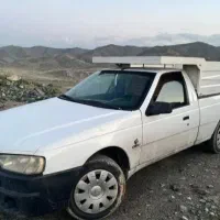 راننده با وانت اریسان