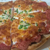 به یک منشی خانم جهت کار صندوقداری در شیفت شب