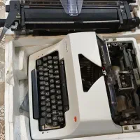 ماشین تایپ نو داخل کارتن