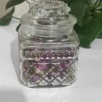 تعدادی وسایل تزیینی