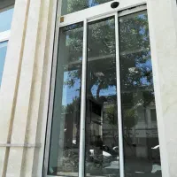 کرکره برقی و شیشه سکوریت