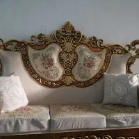 مبل کرم سلطنتی