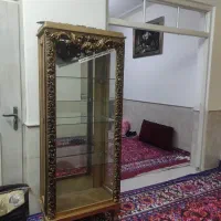 مینی بوفه شیک وتمیز تمام شیشه وسالم ودر حد نو