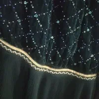 لباس سبز فقط در حد پرو