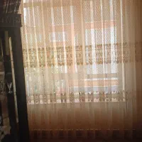 پرده و کتیبه پذیرایی ، سالم و تمیز و بدون لک