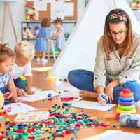 مربی نقاشی کودک و ابتدایی هستم