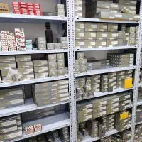 طبقه ( قفسه ) فلزی راک نیمه سنگین و تابلو روان LED|کتابخانه، شلف، قفسه‌های دیواری|شیراز, اصلاح‌نژاد|دیوار
