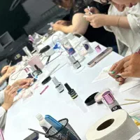 اموزش ناخن و کاشت ناخن