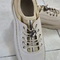 کفش کتانی کرم رنگ کاملا نوکتانی کرم رنگ نو سایز ۳۷