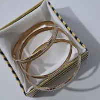 مقداری طلا ۱۳۰ بالای تابلو|جواهرات|قم, چهل درخت‎|دیوار