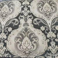 پشتی و میز تلویزیون