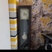 یک عدد ساعت سرپایی دو عدد کابینت فروشی