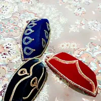 لچک کلاه|لباس|یاسوج, |دیوار