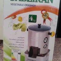 سبزی خورد کن. سبزی خردکن سبز ایران