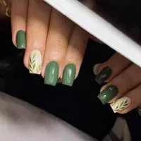 آموزش و کاشت تخصصی ناخن|خدمات آرایشگری و زیبایی|اندیشه, |دیوار