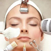 پاکسازی و فیشیال صورت مخصوص بانوان