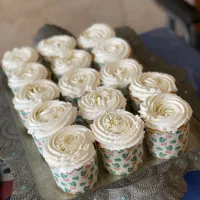 ژله و کاپ کیک ویژه جشن مدارس باطعم خانگی
