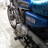 سه عدد موتور سیکلت به مدلهای ۸۷تا۸۹