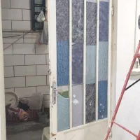 درب سالن سالم و تمیز