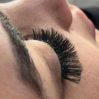 اکستنشن مژه و لیفت ابرو و مژه