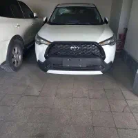 تویوتا کرولا کراس هیبرید ۲هزار سی سی ۲۰۲۵