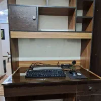 میز تحریر کامپیوتر با کتاب خانه ام دی اف