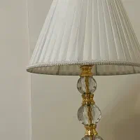 آباژور پایه طلایی کریستالی درحدنو|چراغ خواب و آباژور|تهران, جنتآباد مرکزی|دیوار