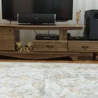 میز تلویزیون کاملاً سالم و بدون خط