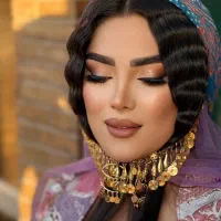 آموزش و خدمات میکاپ و شنیون با آف